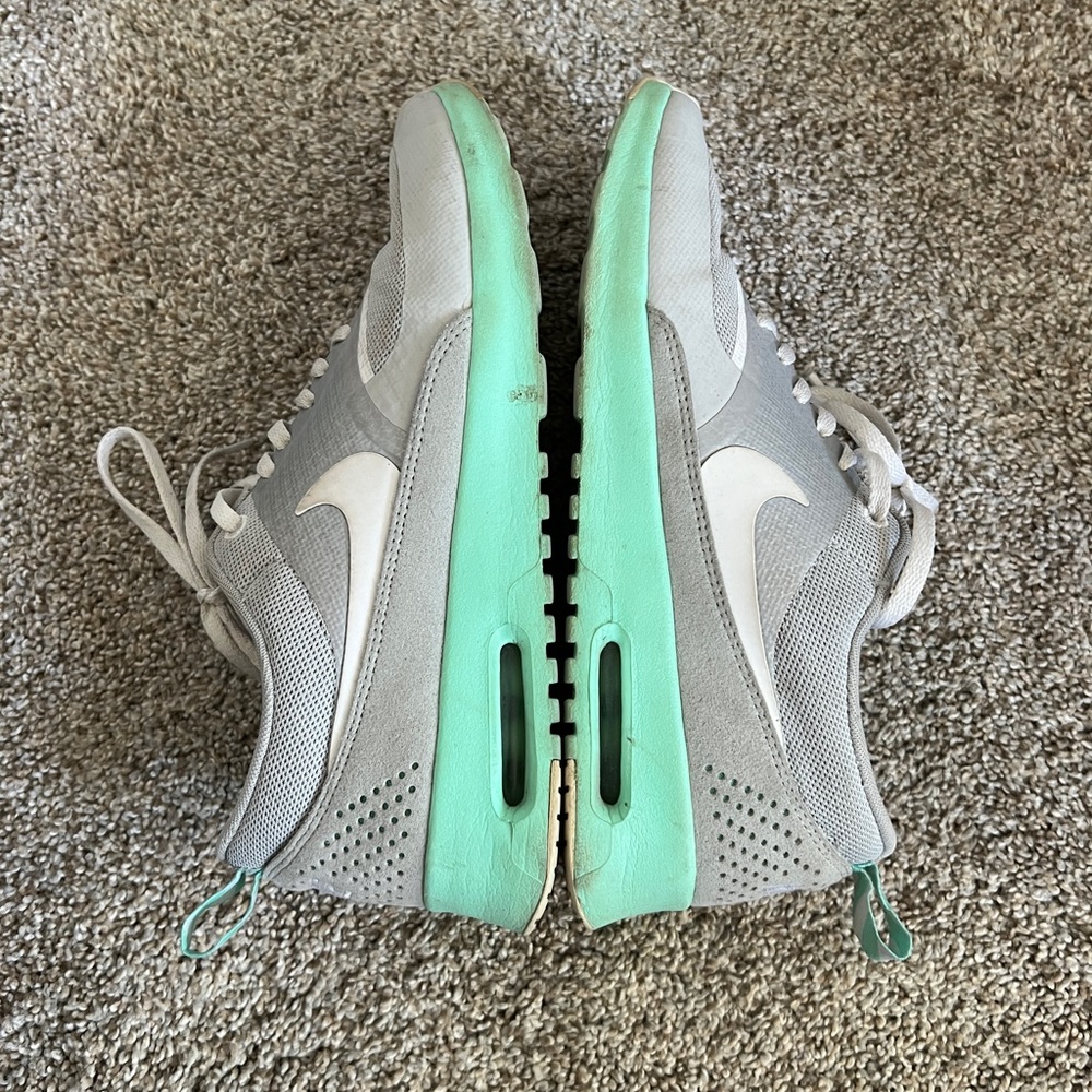 Women’s Nike Air Max Gray & Mint Green  8.5